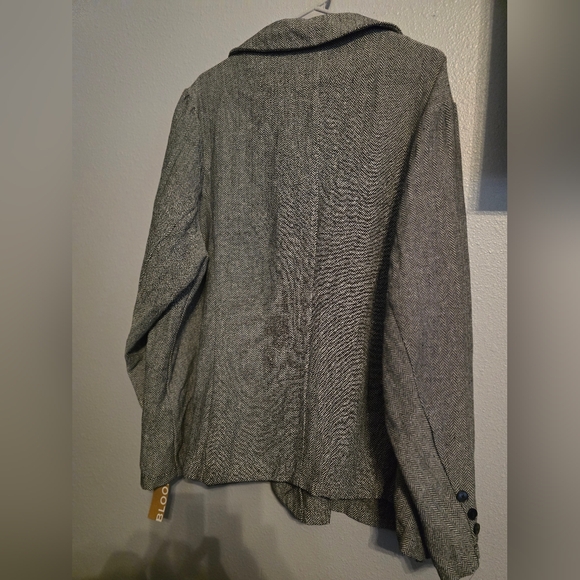 NWT BLOOMCHIC SIZE 26 BLACK & WHITE PATTERNED ONE BUTTON BLAZER. - Picture 2 of 6